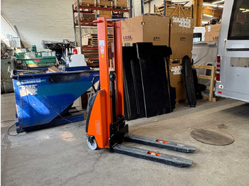  Stacker Rocla RSE 10S1600 - Apilador