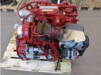 Cummins B4.5  - Motor