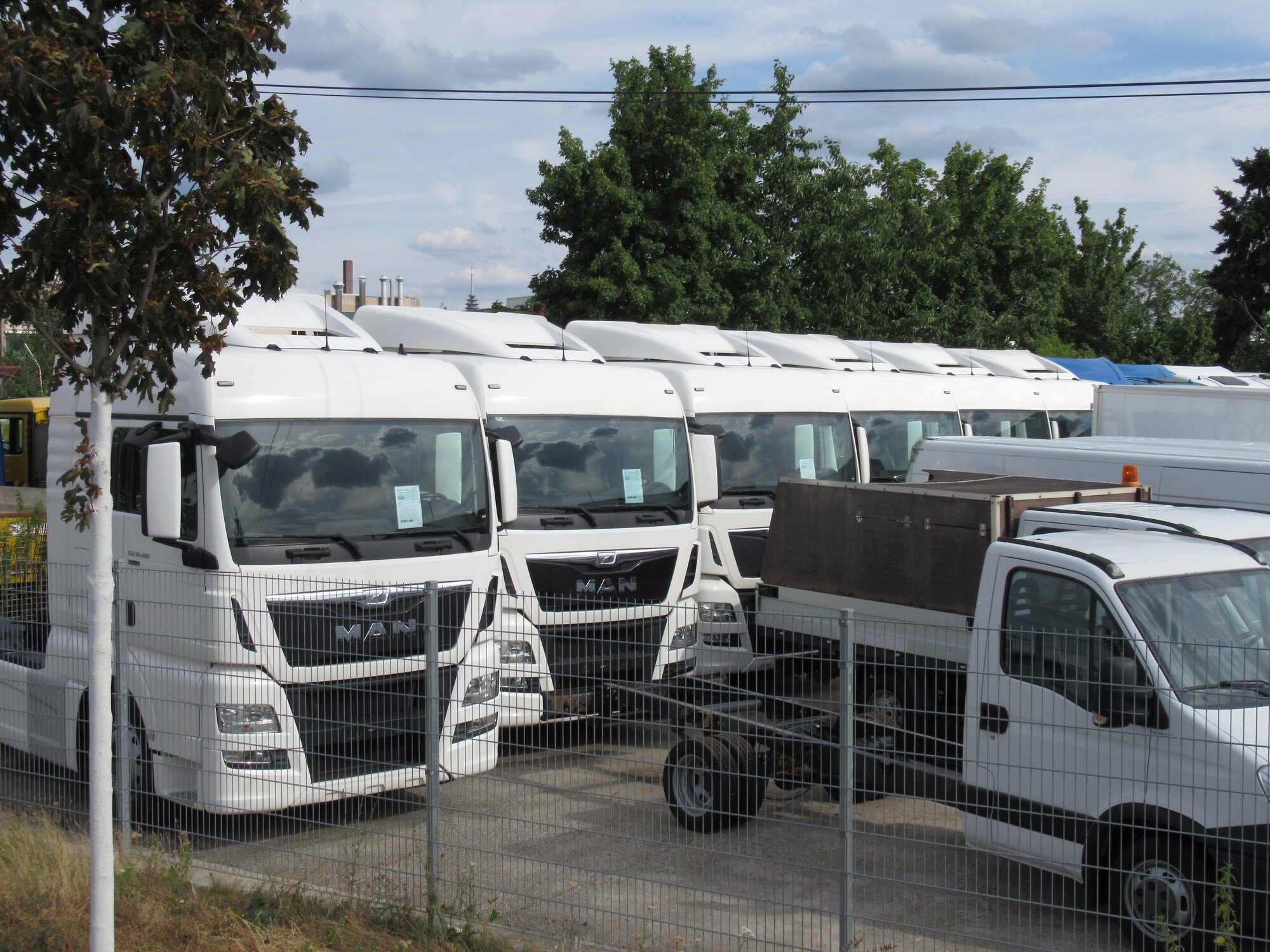 AutoStratis - Remolques - 2-eje undefined: foto 1