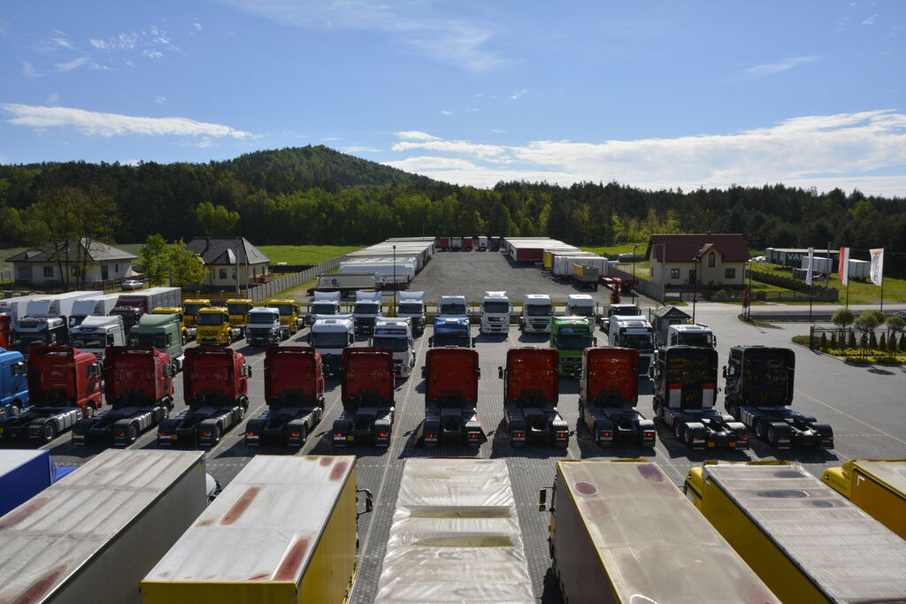 DUETDUDA - Maquinaria de construcción VOLVO undefined: foto 9