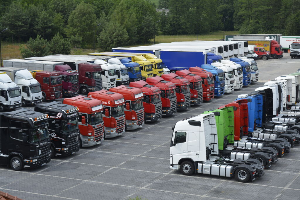 DUETDUDA - Maquinaria de construcción VOLVO undefined: foto 24