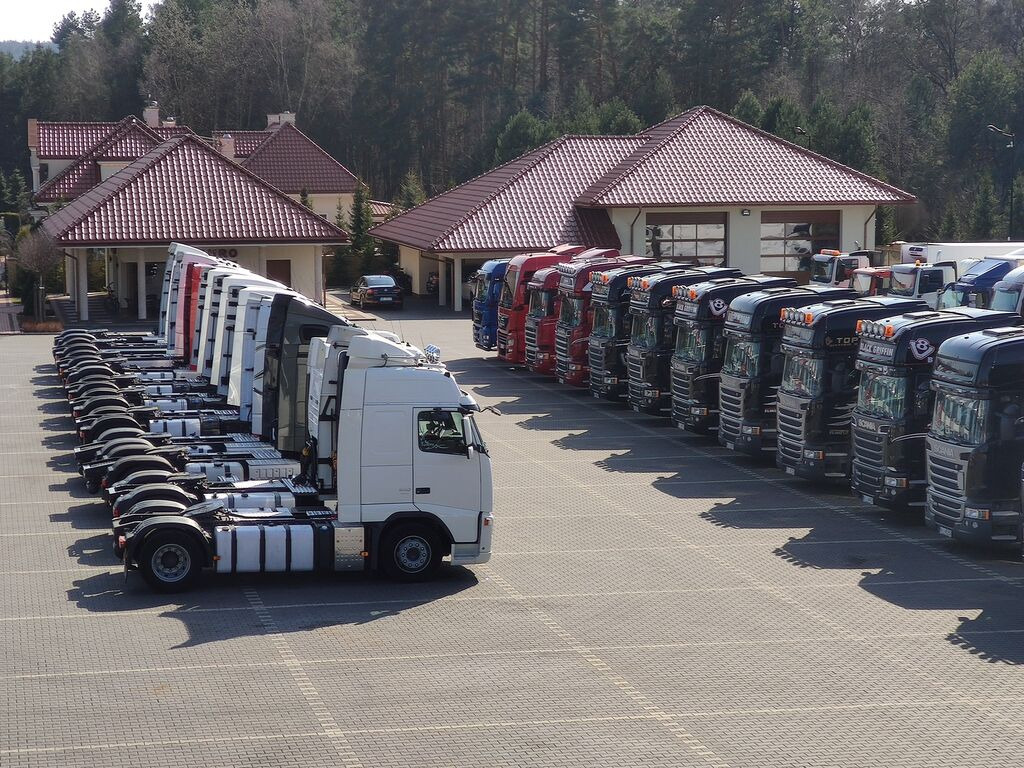 DUETDUDA - Maquinaria de construcción VOLVO undefined: foto 23