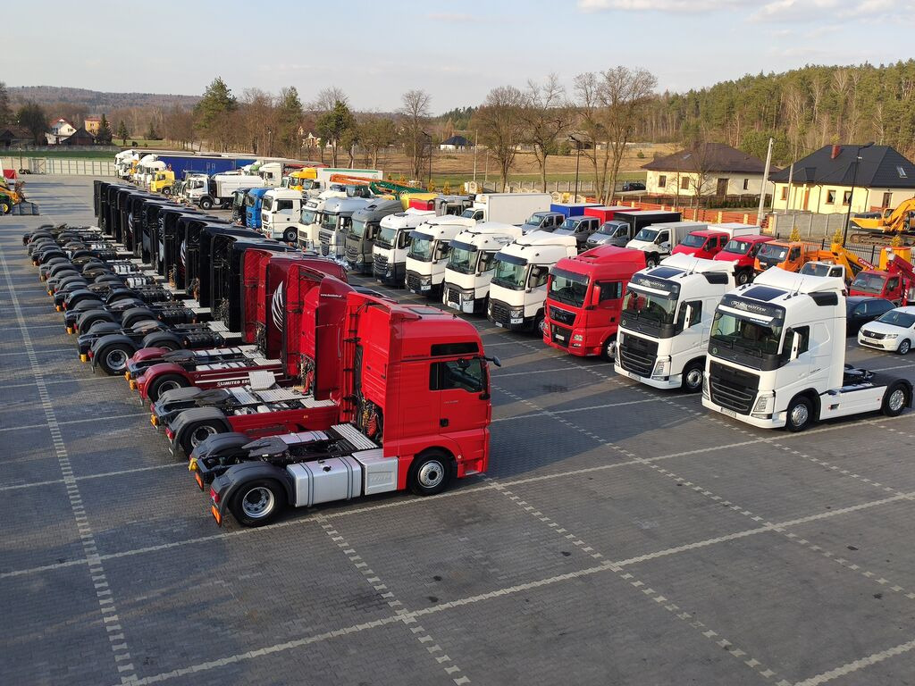 DUETDUDA - Maquinaria de construcción VOLVO undefined: foto 25