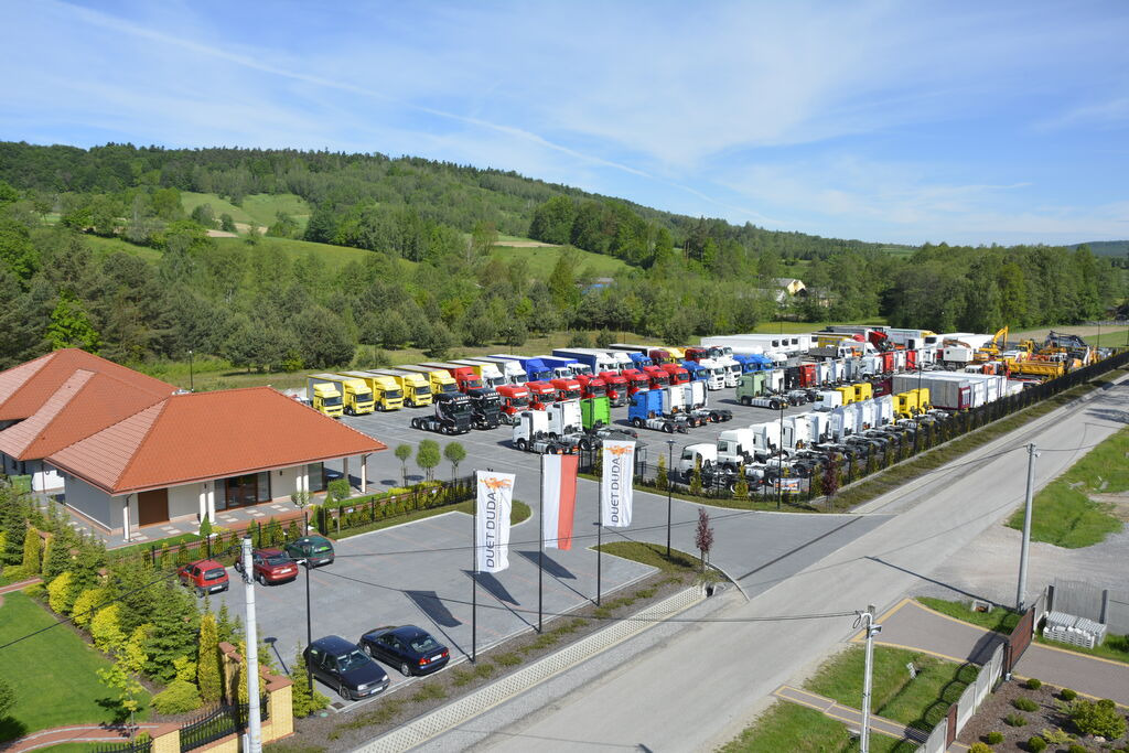 DUETDUDA - Maquinaria de construcción VOLVO undefined: foto 1