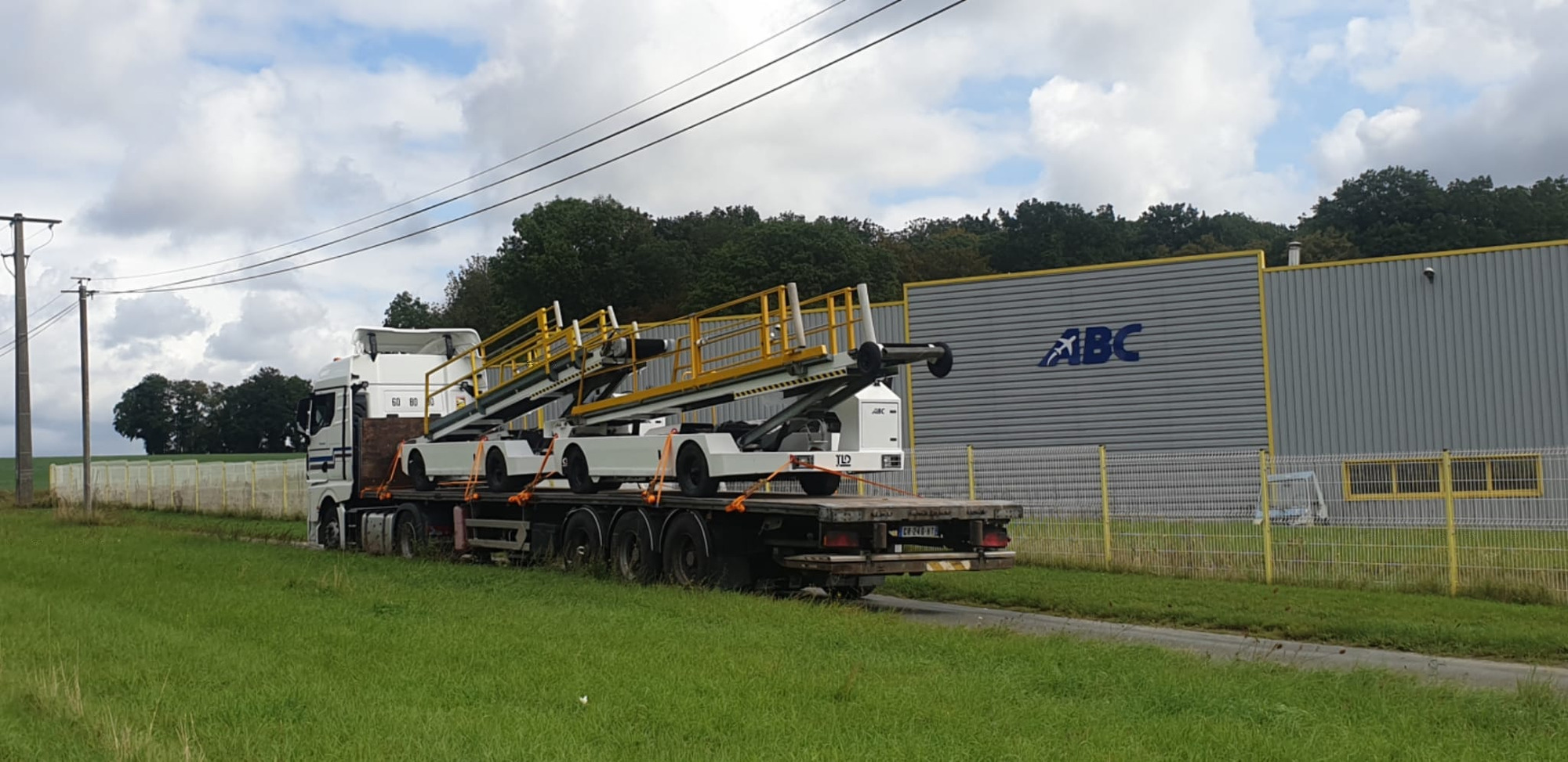 Air Business GSE - Equipos de apoyo en tierra TLD - Año: 2023, diésel undefined: foto 3