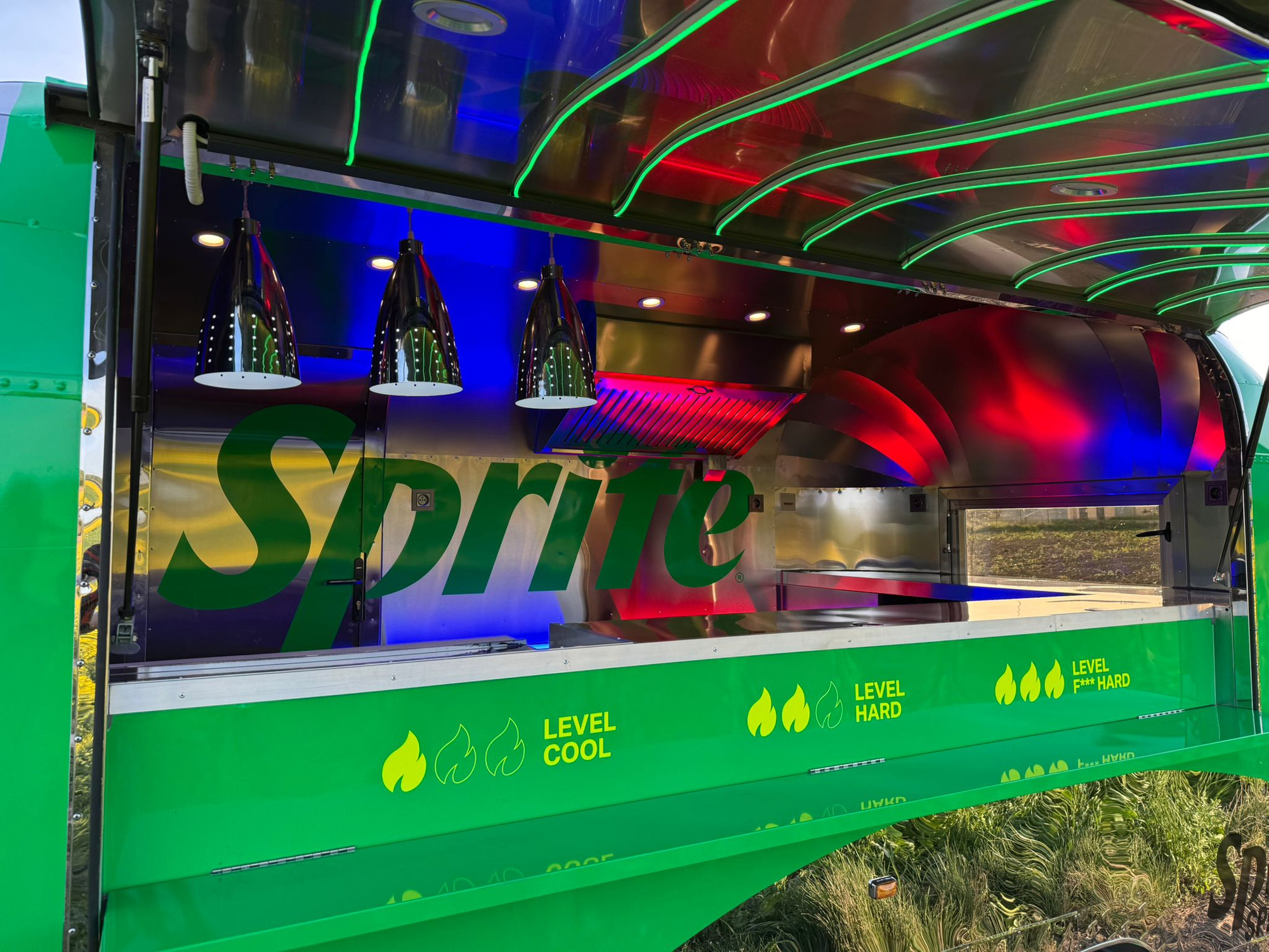 SHINE - American Food Truck - anuncios sobre venta undefined: foto 23