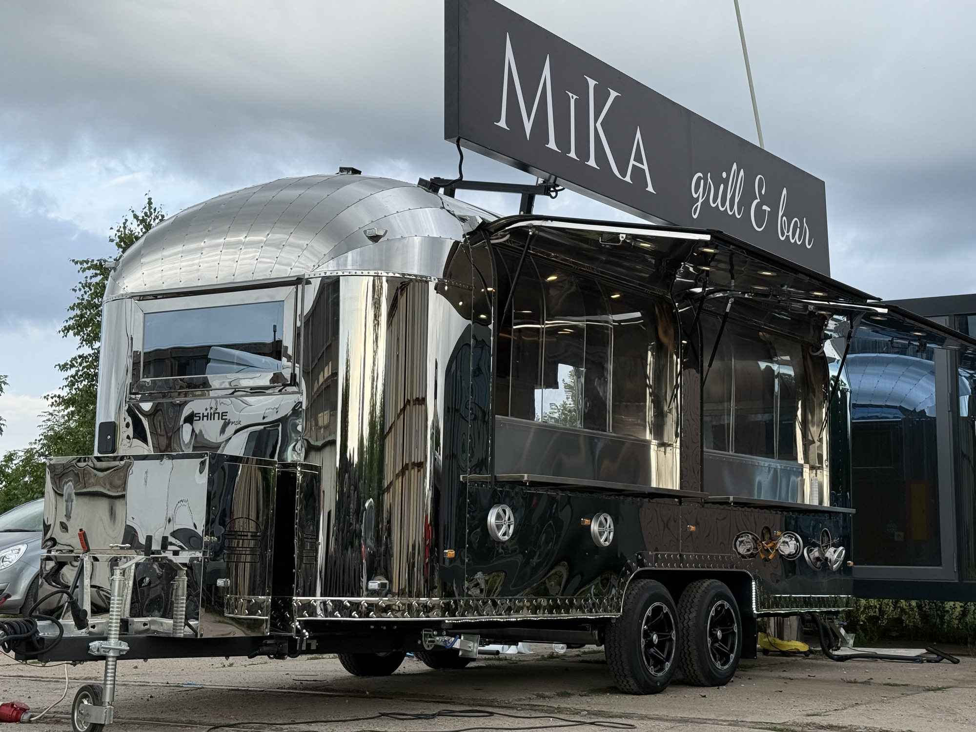 SHINE - American Food Truck - anuncios sobre venta undefined: foto 1