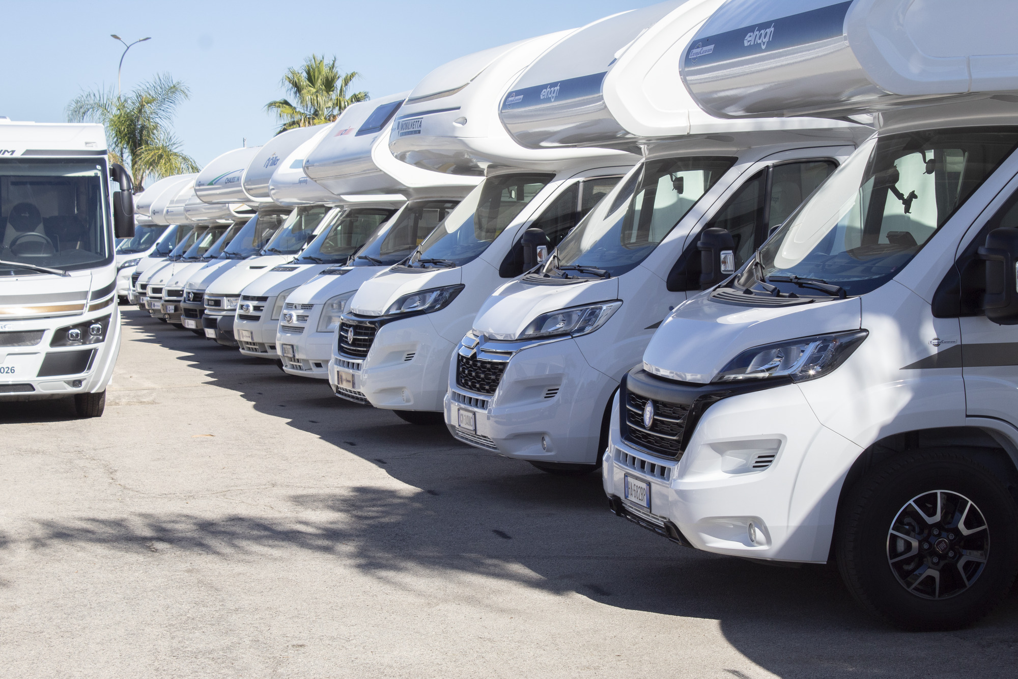 EUROPA CARAVANS SRL - Autocaravanas ROLLER TEAM undefined: foto 2