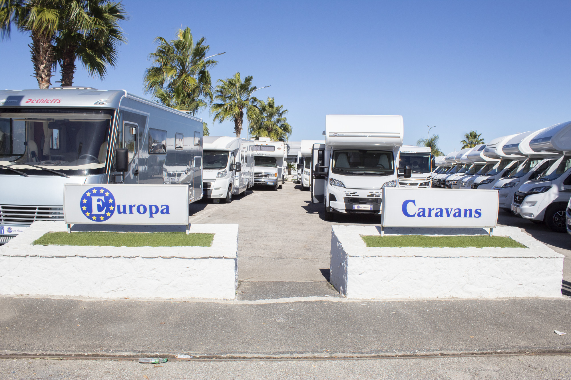 EUROPA CARAVANS SRL - Autocaravanas ROLLER TEAM undefined: foto 1