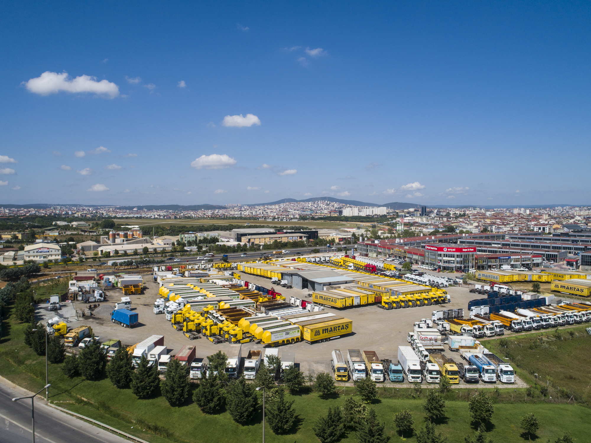 ERCAL TRUCKS - Equipos de apoyo en tierra undefined: foto 1