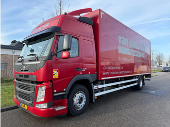 Camión caja cerrada VOLVO FM 330