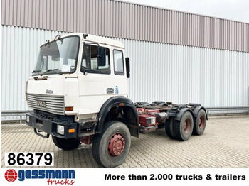 Camión chasis IVECO