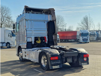 Cabeza tractora DAF XF 440 SpaceCab 4x2 - Full spoiler - Alloy wheels - Air horn - Light bar: foto 5 Cabeza tractora DAF XF 440 SpaceCab 4x2 - Full spoiler - Alloy wheels - Air horn - Light bar: foto 5