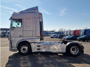 Cabeza tractora DAF XF 440 SpaceCab 4x2 - Full spoiler - Alloy wheels - Air horn - Light bar: foto 4 Cabeza tractora DAF XF 440 SpaceCab 4x2 - Full spoiler - Alloy wheels - Air horn - Light bar: foto 4