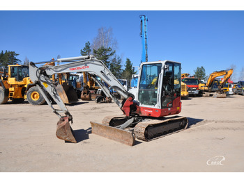Excavadora de cadenas TAKEUCHI