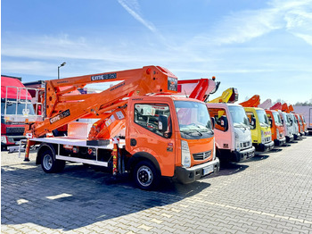 Camión con plataforma elevadora RENAULT Maxity