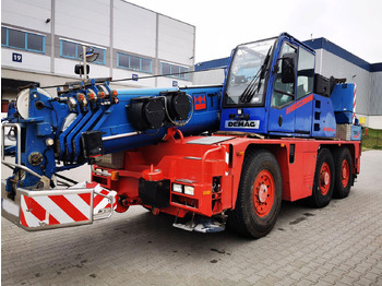 Autogrúa DEMAG