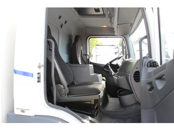 Camión caja cerrada Mercedes-Benz Atego 1221 E6 Koffer Klima LDW Schalter LBW: foto 4 Camión caja cerrada Mercedes-Benz Atego 1221 E6 Koffer Klima LDW Schalter LBW: foto 4