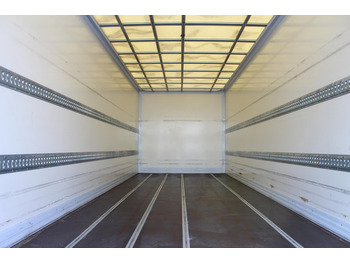 Camión caja cerrada Mercedes-Benz Atego 1221 E6 Koffer Klima LDW Schalter LBW: foto 2 Camión caja cerrada Mercedes-Benz Atego 1221 E6 Koffer Klima LDW Schalter LBW: foto 2