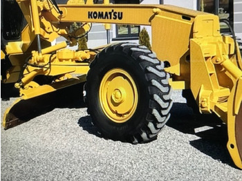 Grader Komatsu GD530A mit 5-Zahn Heckaufreißer: foto 2 Grader Komatsu GD530A mit 5-Zahn Heckaufreißer: foto 2