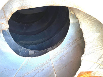 Camión MERCEDES-BENZ Arocs 3236 8x4 Betonmischer Deutsch Top AP Achsen: foto 3