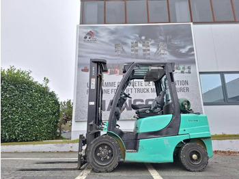 Carretilla elevadora de gas Yale GLP35VX: foto 3