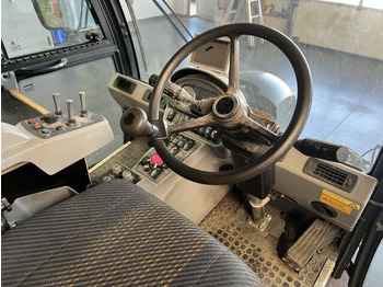 Barredora vial Hako Citymaster CM 2200 Kehrmaschine 2 m³: foto 4 Barredora vial Hako Citymaster CM 2200 Kehrmaschine 2 m³: foto 4