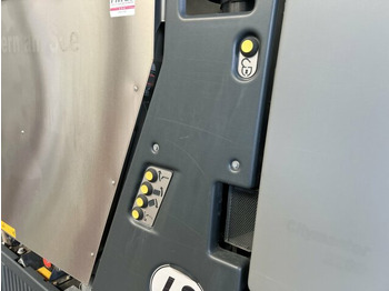 Barredora vial Hako Citymaster CM 2200 Kehrmaschine 2 m³: foto 3 Barredora vial Hako Citymaster CM 2200 Kehrmaschine 2 m³: foto 3