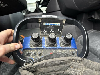 Camión bomba de hormigón Mercedes-Benz AROCS 2636 6x4 Euro 6 Betonpumpe SERMAC 4Z36: foto 4 Camión bomba de hormigón Mercedes-Benz AROCS 2636 6x4 Euro 6 Betonpumpe SERMAC 4Z36: foto 4