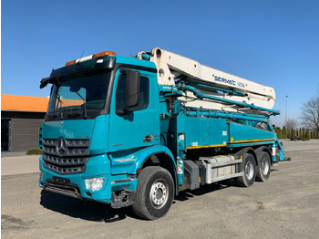 Camión bomba de hormigón MERCEDES-BENZ Arocs 2636