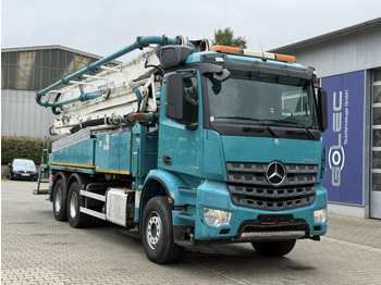 Camión bomba de hormigón MERCEDES-BENZ Arocs 2636