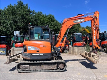 Miniexcavadora DOOSAN DX63-3