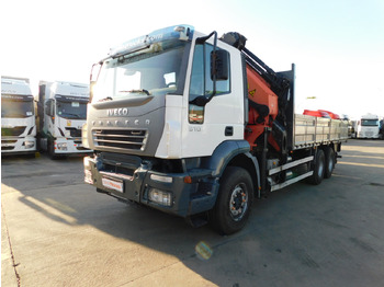 Camión caja abierta IVECO Trakker