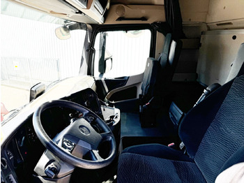 Foto del interior 1: Cabeza tractora Mercedes-Benz Arocs 1842 LS 4x2 Arocs 1842 LS 4x2, Retarder, StreamSpace, Hydraulik