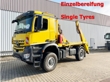 Camión portacontenedor de cadenas MERCEDES-BENZ Arocs