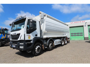 Camión cisterna IVECO EuroTrakker