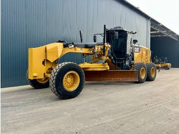 Grader CATERPILLAR 140M