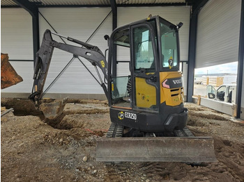 Miniexcavadora VOLVO ECR25D