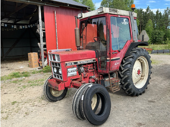 Tractor INTERNATIONAL