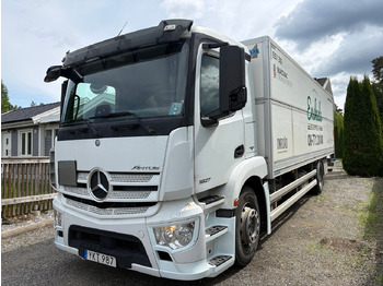 Camión caja cerrada MERCEDES-BENZ Antos 1827