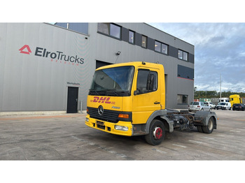 Camión chasis MERCEDES-BENZ Atego 815