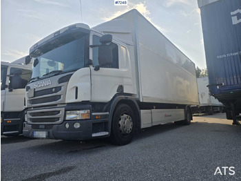 Camión caja cerrada SCANIA P 320