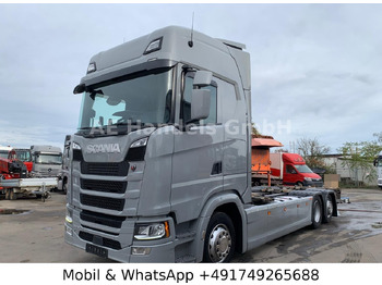 Camión chasis SCANIA S 450