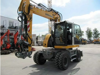 Excavadora de ruedas LIEBHERR A 913