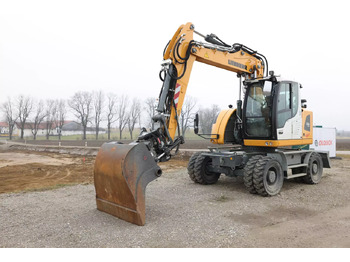 Excavadora de ruedas LIEBHERR A 916
