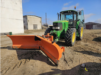 Tractor JOHN DEERE 6820