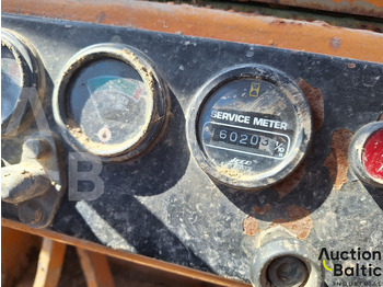 Cargadora de cadenas Komatsu D57S-1: foto 4