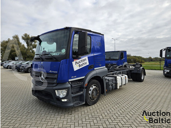 Camión chasis Mercedes-Benz Actros 1843: foto 2