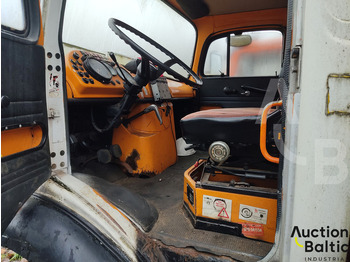 Camión con plataforma elevadora Mercedes-Benz Lako 911: foto 5