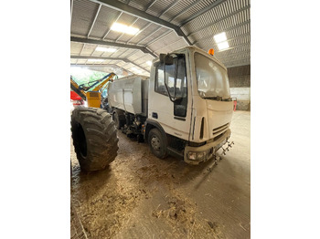Barredora vial IVECO